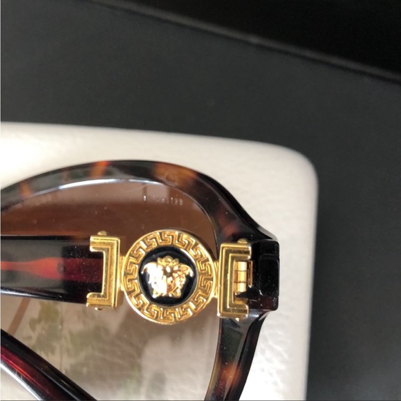 Versace sunglasses *authentic* - Picture 6 of 9